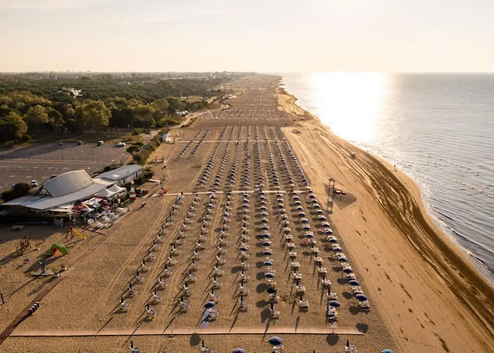 Апартаменты Beachfront With Sea View *